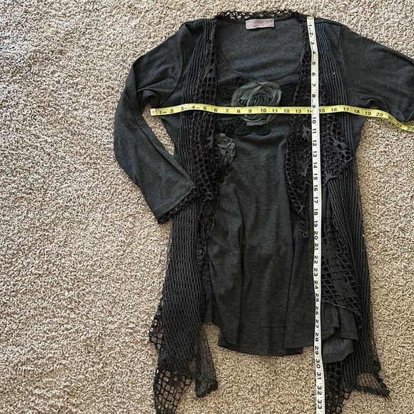 PRETTY ANGEL TOP with Quilled Roses🌹& Fabric Overlay - Picture 11 of 12